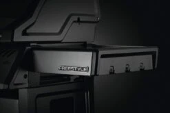 Napoleon Freestyle 365 Gasgrill, Graphit - Mit Sizzle Zone Und Tür - Modell 2023 NEU 20 Napoleon Freestyle 365 Gasgrill, Graphit - Mit Sizzle Zone Und Tür - Modell 2023 NEU -Napoleon Napoleon Freestyle 365 Sizzle Zone Tuer Seitenablage