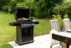 Napoleon Rogue 425 Gasgrill - All Black - Mit Seitenbrenner - Hero Modell 2023 Mit Heckbrenner Inkl. Drehspieß, Abdeckhaube Und Grillplatte 38 Napoleon Rogue 425 Gasgrill - All Black - Mit Seitenbrenner - Hero Modell 2023 Mit Heckbrenner Inkl. Drehspieß, Abdeckhaube Und Grillplatte -Napoleon Napoleon Gasgrill Rogue 425 Hero Lifestyle Drehspiess 2