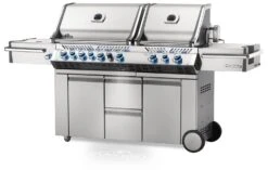 Napoleon Prestige Pro 825-3 Edelstahl Gasgrill Inkl. Drehspieß Und Bodenbeleuchtung + Gratis Napoleon TravelQ PRO285 Kompakt Gasgrill -Napoleon Napoleon Prestige Pro 825 Gasgrill seitlich 3