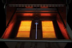 Napoleon Prestige Pro 825-3 Edelstahl Gasgrill Inkl. Drehspieß Und Bodenbeleuchtung + Gratis Napoleon Holzkohlegrill Kugelgrill Ø 57cm -Napoleon Napoleon Prestige Pro 825 sizzle zone 2