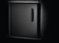 Napoleon Rogue SE 425 Gasgrill, Schwarz Mit Gussrosten - Hero Modell 2023 Inkl. Drehspieß - SMART Deal Inkl. Grillfürst Grill Control -Napoleon Napoleon Rogue SE 425 Unterschrank Tueren schwarz