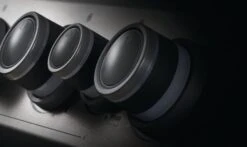 Napoleon Rogue SE 625 Edelstahl Gasgrill Mit Sizzle Zone Und Heckbrenner - Modell 2023 -Napoleon Napoleon Rogue SE Drehknoepfe 2