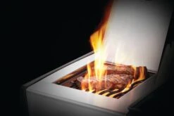 Napoleon Rogue XT 425 Edelstahl Gasgrill Mit Sizzle Zone - Modell 2023 -Napoleon Napoleon Rogue XT Sizzle Zone Edelstahl mit Steaks
