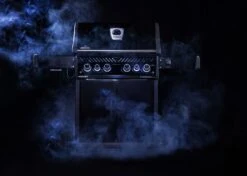 Napoleon Rogue SE 525 Gasgrill - All-black - Mit Sizzle Zone Und Heckbrenner - Grillfürst Edition Inkl. Grill Control Und Zubehörpaket - Smart Deal - Modell 2022 -Napoleon napoleon rogue se all black limited 1
